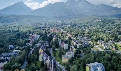 Bývanie pod Lomnickým štítom | 3-izbový byt v srdci Tatranskej Lomnice