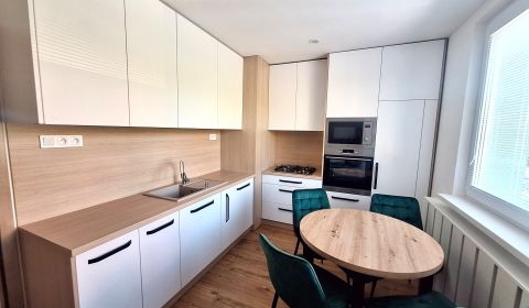 NOVOREKONŠTRUOVANÝ 3 IZBOVÝ BYT, LODŽIA, PREŠOV, ul. PROSTEJOVSKÁ
