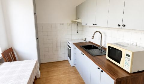 Prenájom 3 izbový byt, ulica Poludníkova, Bratislava II. Ružinov
