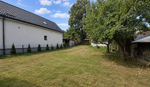 Predaj! Slnečný pozemok s existujúcou stavbou v Liptovskej Porúbke