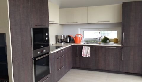 2 izbový byt s terasou a s parkovaním v blízkosti Železnej studničky