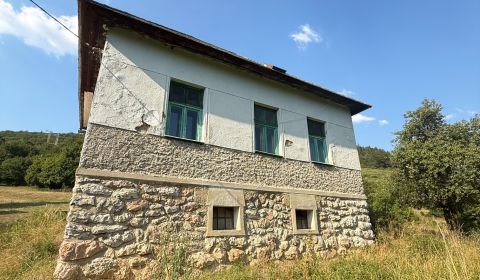 Chalupa Valaská Belá, pozemok 800 m2
