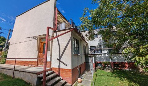 Rodinný dom v Trakoviciach na 16 á pozemkom - znížená cena