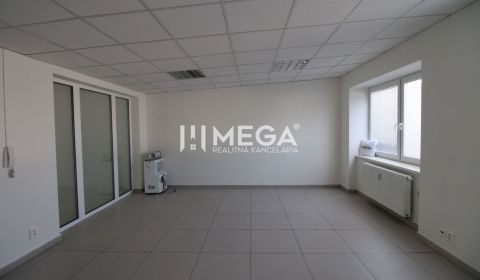 Na prenájom - kancelária na Tolstého ul. v meste Humenné