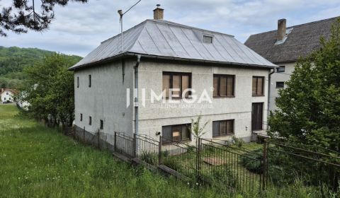 NOVÁ CENA - PREDAJ RODINNÉHO DOMU v obci HRABOVEC nad LABORCOM