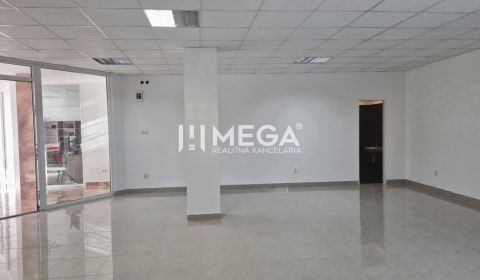 PRENÁJOM obchodného priestoru v centre Humenného (74 m2)