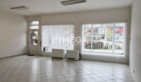 PRENÁJOM OBCHODNÉHO PRIESTORU PRIAMO V CENTRE HUMENNÉHO