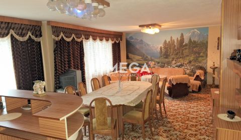 EXKLUZÍVNE NA PREDAJ:  3.podlažný dom v meste Snina