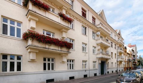 Nadštandardný a kompletne zariadený 3-izbový byt v Starom meste