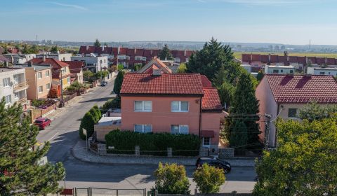 5i RODINNÝ DOM NA PREDAJ, POZEMOK 390 m2 - LIMBACH