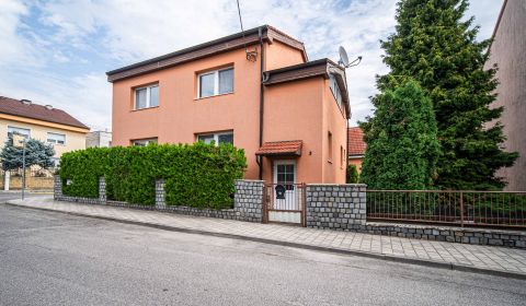5i RODINNÝ DOM NA PREDAJ, POZEMOK 390 m2 - LIMBACH