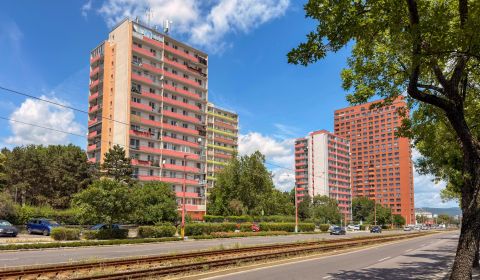  3-izbbyt s veľkou loggiou vo vyhľadávanej lokalite Bratislava 