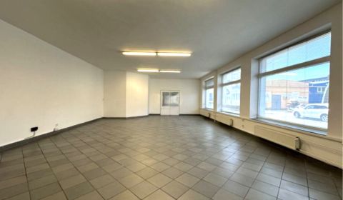 PRENÁJOM OBCHODNÉHO PRISTORU - SHOWROOM  NA STAREJ VAJNORSKEJ. 