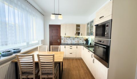 REZERVOVANÉ- Na predaj 4-izbový byt Žilina-Vlčince