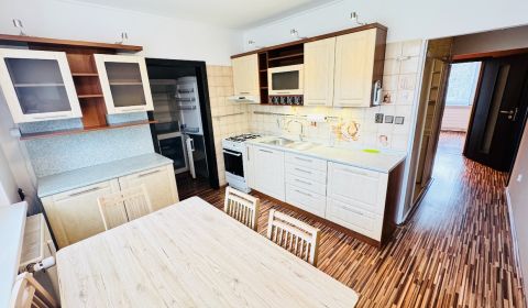 Na predaj VM 4 i byt s balkónom, komorou a špajzou - 84 m2 Partizánske