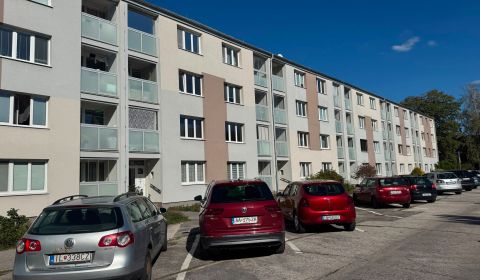 PREDAJ Kompletne zrekonštruovaný 3-izbový byt na Sihoti v Trenčíne