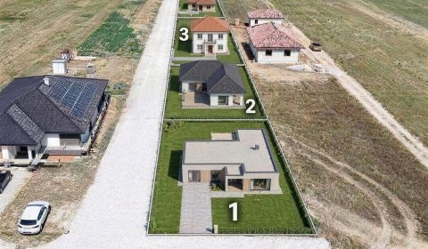 Ideálny stavebný pozemok v Jelenci - 848 m2 