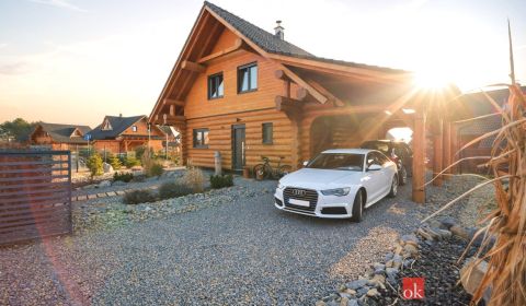 Predaj, Dizajnový drevený zrub v Mara rezorte s výhľadom na Tatry, krb