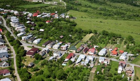 Poschodový rodinný dom - HRUBA STAVBA priamo v Michalovciach