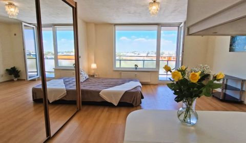 NOVÁ CENA 159 900 € | PRÍJEMNÝ 1i BYT s LODŽIOU | KRYTÉ PARKOVANIE 