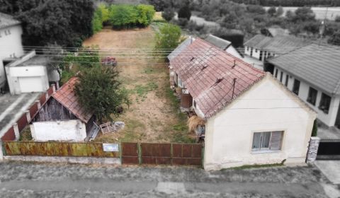 1.BCR | VELKÝ STAVEBNÝ POZEMOK 2074 M² – PÓŠFA, HOLICE