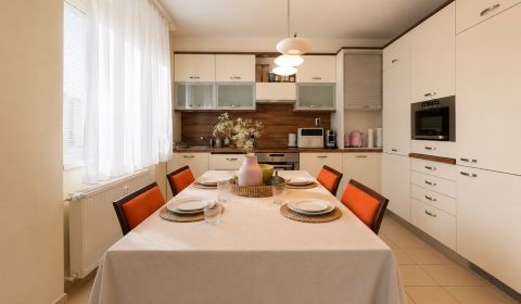2-IZBOVÝ BYT S BALKÓNOM, ZIMNÁ ULICA, KOŠICE – STARÉ MESTO