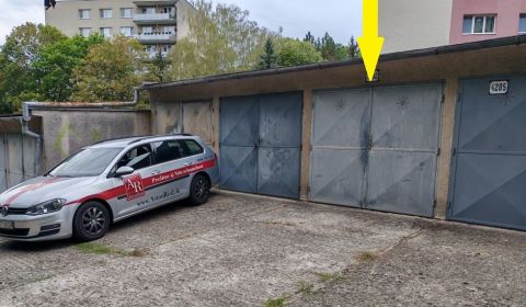 IBA U NÁS! Garáž, 17m2, Partizánska ul., Trenčín