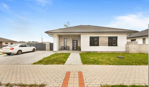 Na PREDAJ moderný 4 izbový bungalov - Vydrany