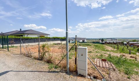 Pozemok už so stavebným povolením a projektom  - 805 m2 - Štitáre 