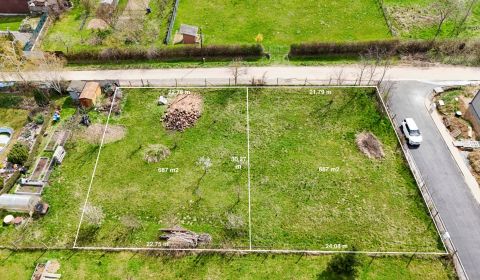 Ideálny stavebný pozemok - 687 m2 - Jelenec