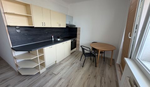2 izbovy byt s balkónom Topoľčany 