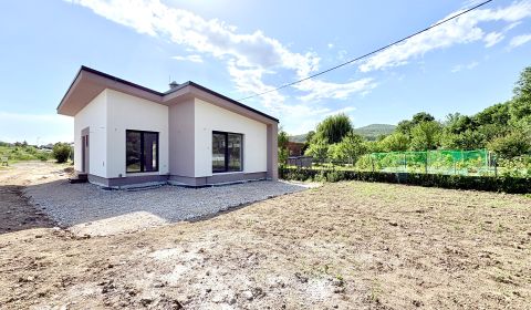 Novostavba moderného 4i rodinného domu v Štitároch