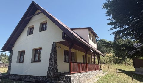 Predaj: Krásna rekreačná chata v lukratívnom prostredí na Donovaloch !
