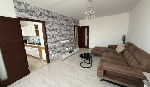 PRENÁJOM , veľký 3 izbový byt ,82m2 ,s balkónom Nové Zámky, prerobený