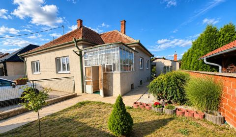 EXKLUZÍVNE Na predaj 4i rodinný dom, Jelšovce, pozemok 1122 m2
