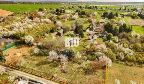 Záhrada/podnikanie?  2.000 m2 pozemok - 3 min. od mesta Nitra