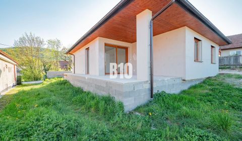 Posledný voľný! 4-izb. RD pri Nitre (tepelné čerpadlo)