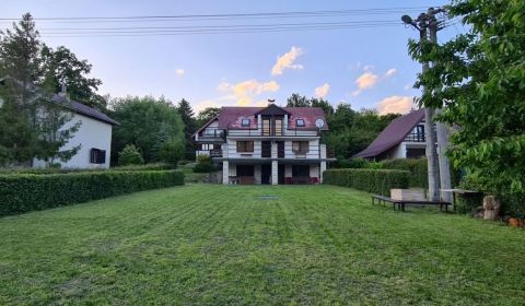 Trojpodlažná rekreačná chata  stredisko Kamenec - Zemplínska Šírava