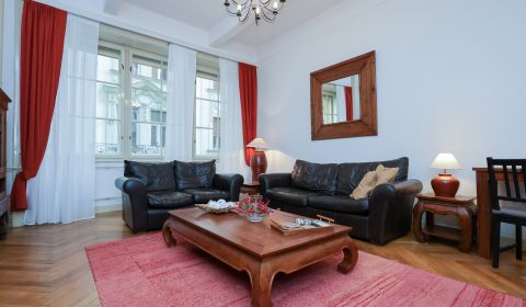 LAURINSKÁ, 2i byt, 68m² – REPREZENTATÍVNE bývanie v historickom CENTRE