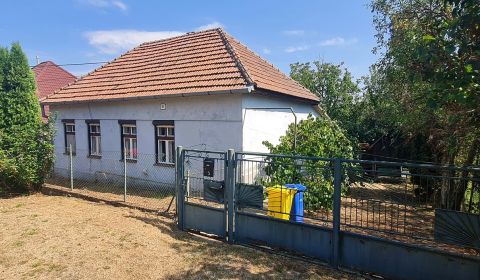 RD Otrokovce 1071m pozemok