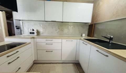 Zrekonštruovaný 3 izbový byt vo vyhľadávanej časti Ružinova