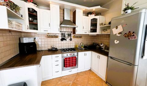 6-izbový rodinný dom v Šamoríne | 201 m² | pozemok 451 m² |