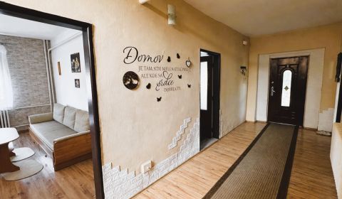 Dve generácie pod jednou strechou, Novosad, rodinný dom, 99.000€
