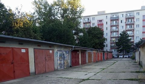 Garáž Haburská ul., Ružinov s pozemkom
