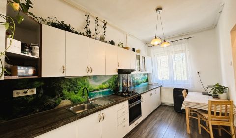 Priestranný a slnečný 2-izbový byt s balkónom – Šamorín | 70 m²