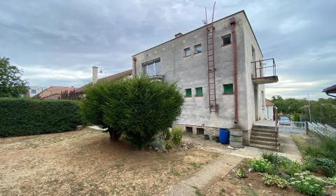 Na predaj priestranný rodinný dom v tichej lokalite 