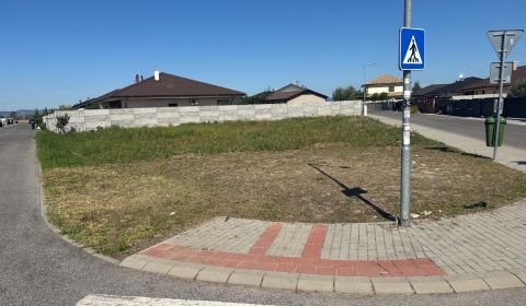 Predá stavebný pozemok v Moste pri BA
