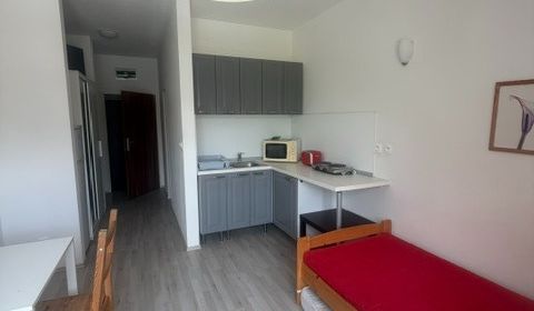 MALÁ GARSÓNKA  pre nenáročného klienta
