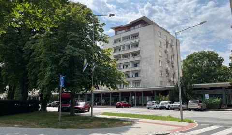 3-izbový byt s výhľadom na park v priamom centre Piešťan