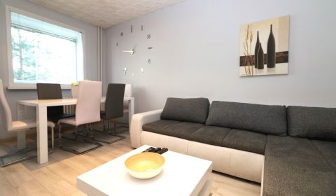 PRENÁJOM - príjemný a priestranný  3i byt v Petržalke na Lachovej, 